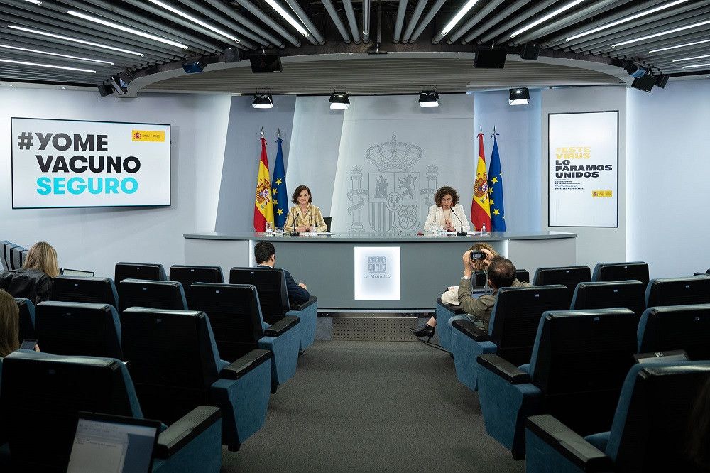 El Gobierno da marcha atrás, de momento, en su intención de suprimir la declaración conjunta del IRPF