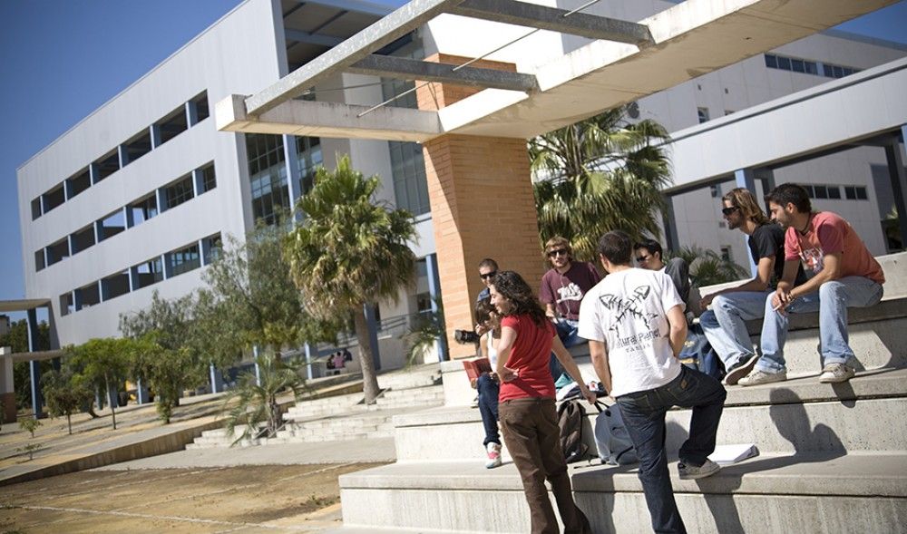 La Junta aconseja a residencias universitarias y colegios mayores elaborar planes frente al covid