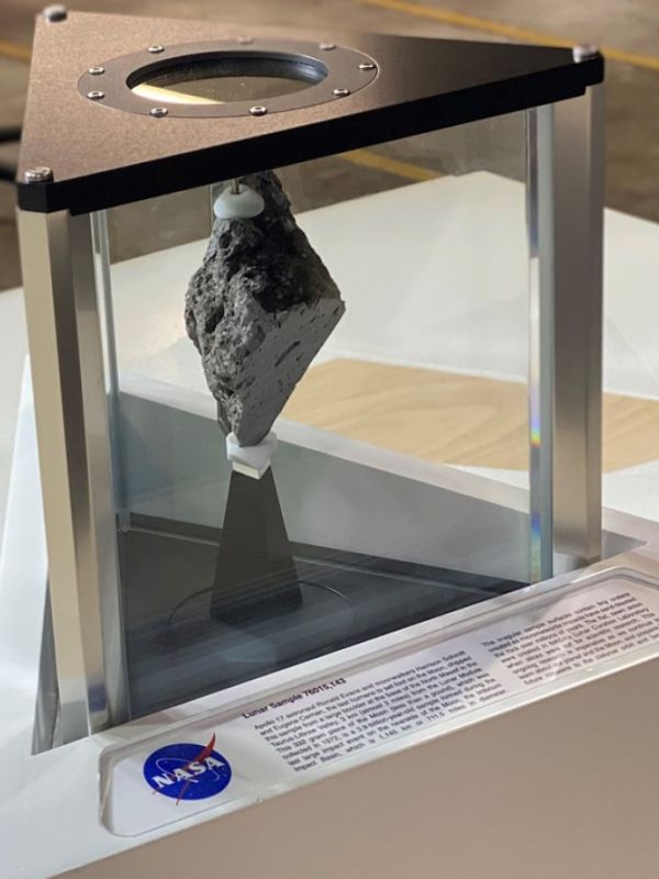 Joe Biden pide una muestra de roca lunar para el Despacho Oval