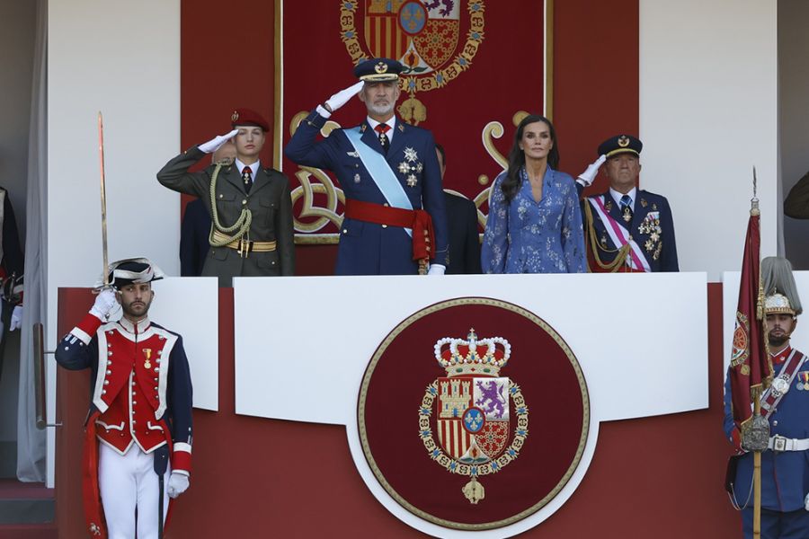 Los reyes, acompañados de la princesa de Asturias, presiden los actos por el Día de la Fiesta Nacional