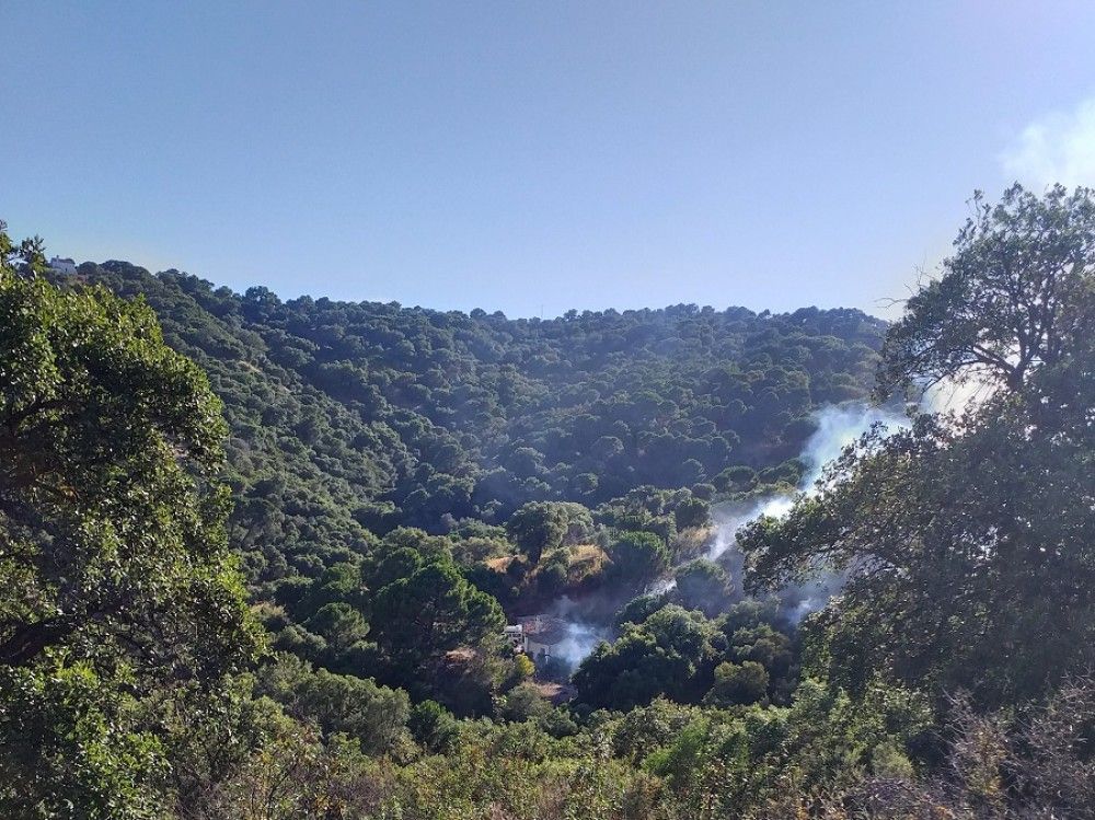 Una persona investigada como presunta autora de un incendio forestal en Casares