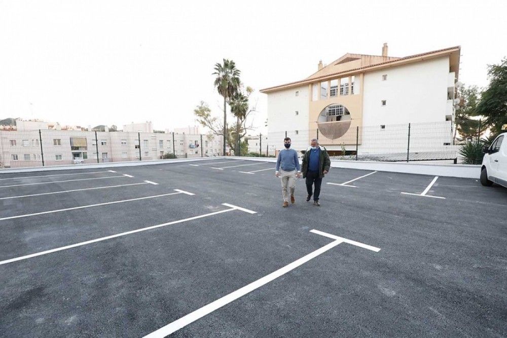 El Ayuntamiento abre al público un área de estacionamiento con más de una veintena de plazas en la calle Alfredo Palma