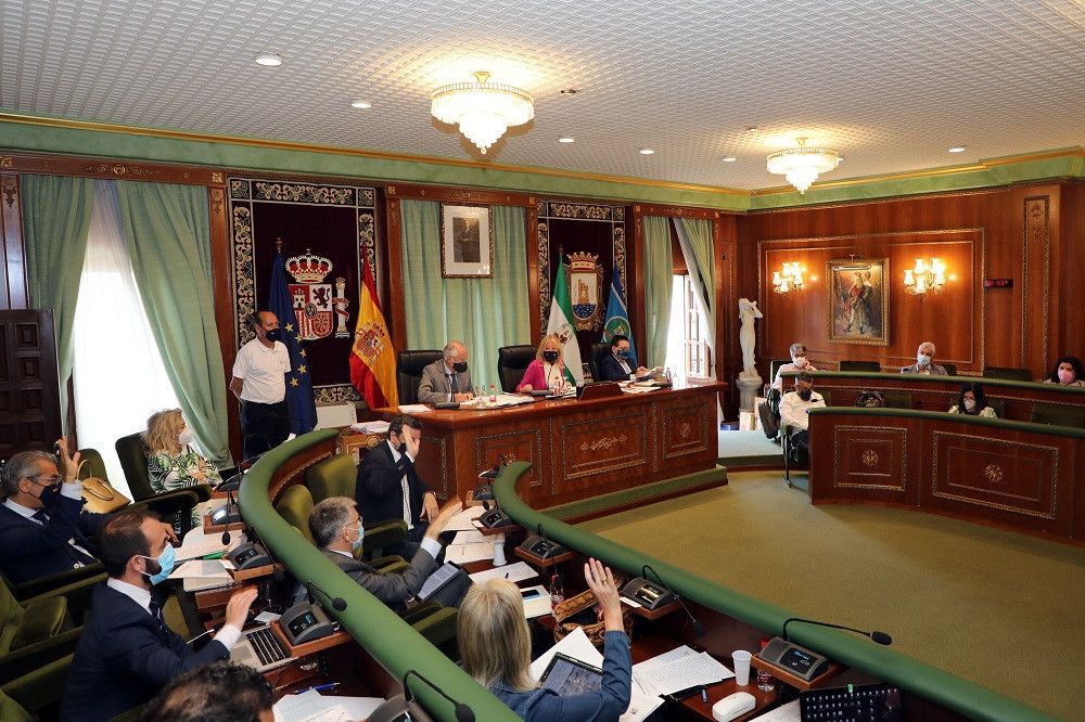 El Pleno reitera al Gobierno central la necesidad de tramitar de forma urgente el proyecto de mejora de la A7 entre San Pedro Alcántara y Puerto Banús