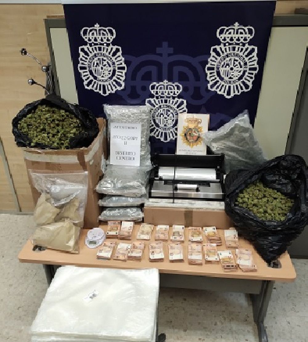 La Policía Nacional desarticula un punto de cultivo, almacenaje y distribución al por mayor de marihuana ubicado en el distrito centro de Málaga