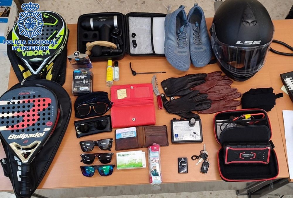 La Policía Nacional detiene "in fraganti" en Marbella a cuatro hombres por siete robos con fuerza en interior de vehículos