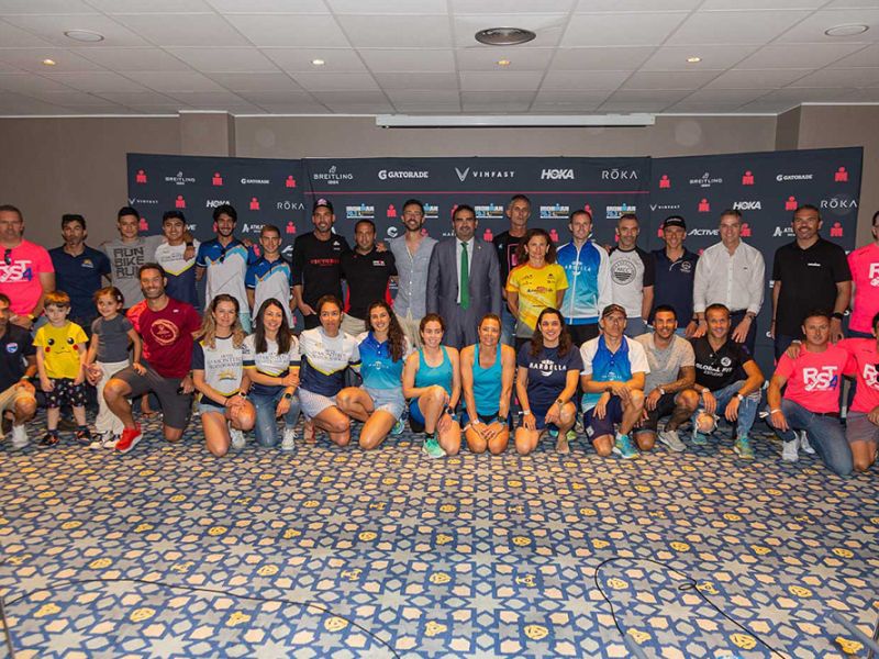 Más de 1.500 triatletas están participando hoy domingo en la quinta edición del Ironman 70.3 Marbella