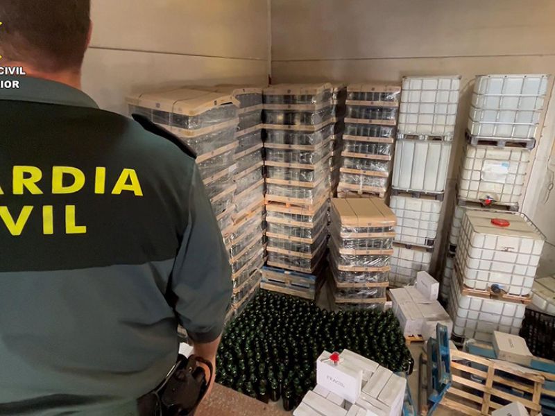 Inmovilizados más de 143.000 litros de aceite que se vendían como virgen extra en Sevilla