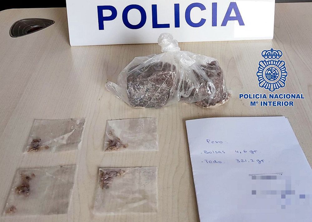 La Policía Nacional detiene en un control en Marbella a cuatro ocupantes de un vehículo tras intervenirles 320 gramos de MDMA