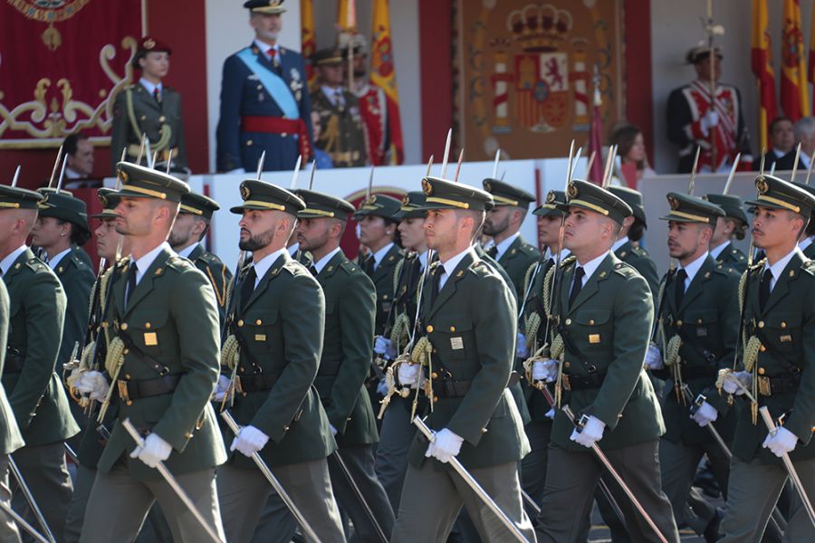 Los reyes, acompañados de la princesa de Asturias, presiden los actos por el Día de la Fiesta Nacional