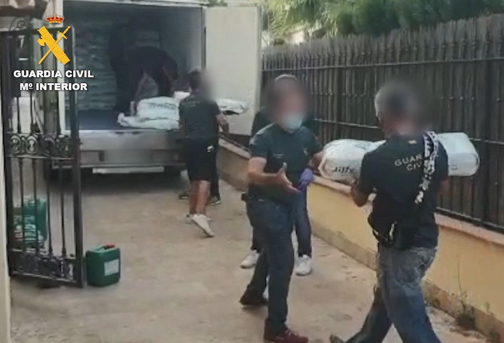 La Guardia Civil desarticula una organización criminal dedicada al cultivo "indoor" de marihuana en Mijas
