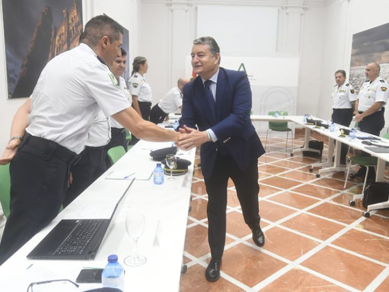 El Gobierno andaluz solicita al Ministerio del Interior 125 agentes en comisión de servicio para la Policía Adscrita