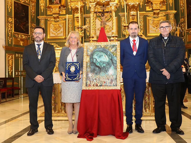 La alcaldesa asegura durante su presentación como pregonera de la Semana Santa 2023 que “pondré todo mi empeño y corazón para que esta magnífica celebración sea aún más conocida y valorada”