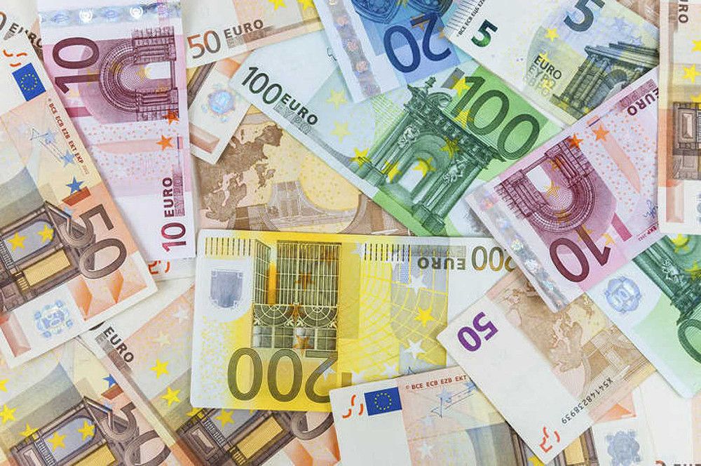 El Gobierno asigna a las autonomías 3.805 millones de euros para atender necesidades pendientes de financiar del déficit de años anteriores