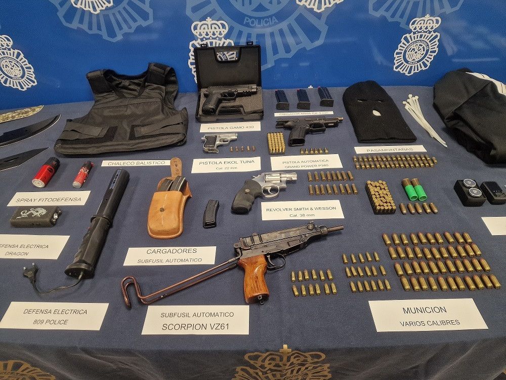La Policía Nacional detiene a seis miembros de una organización criminal relacionados con el intento de asesinato de tres  personas en el Lago de las Tortugas de Marbella