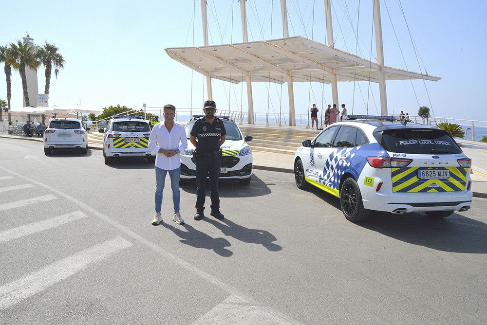 El Ayuntamiento de Torrox presenta cuatro nuevos vehículos para la Policía Local