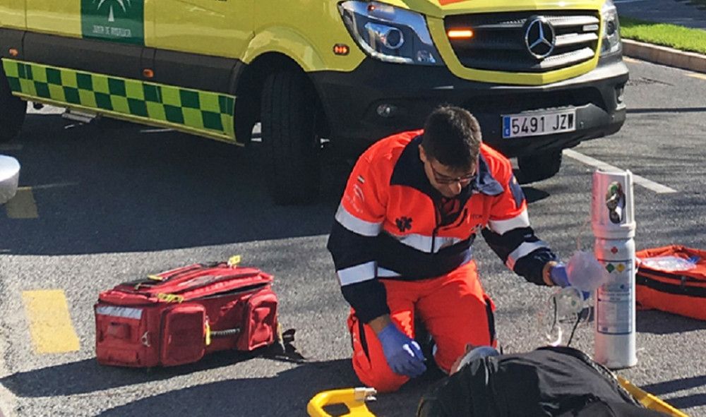 Una joven en patinete fallece tras ser atropellada por un camión en Marbella