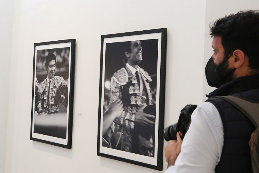 El fotógrafo Sandro Miller exhibe en La Malagueta por primera vez su colección El Matador, un homenaje al mundo del toreo