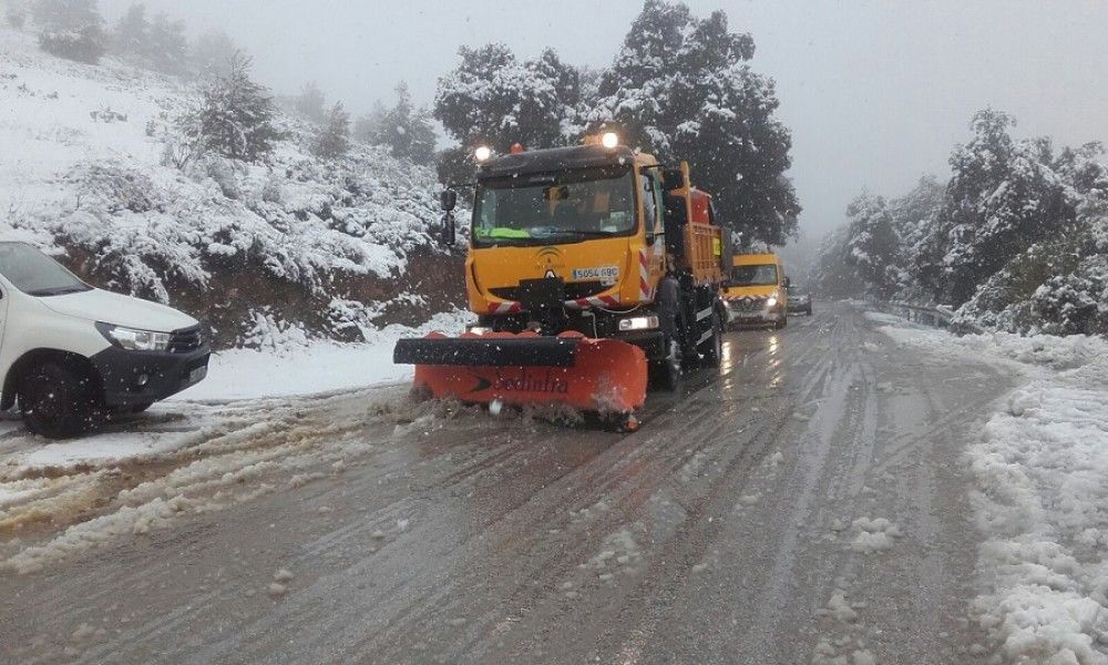 Movilización total de los recursos del Ministerio de Transportes por el temporal de nieve