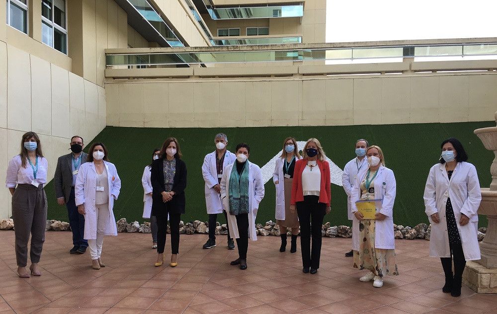 La delegada del Gobierno andaluz y la alcaldesa de Marbella visitan el Hospital Costa del Sol para conocer el Proyecto Soludable’