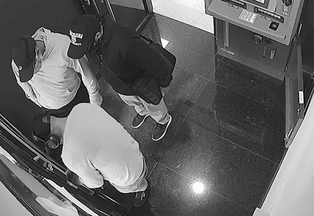 La Policía Nacional detiene a cinco atracadores de bancos que actuaban con extrema serenidad en sus golpes