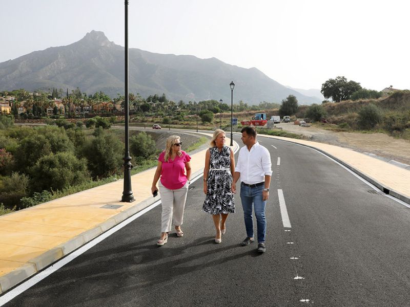 El Ayuntamiento pone en funcionamiento en la urbanización La Capellanía una nueva red de saneamiento y un vial de conexión con Lomas del Virrey