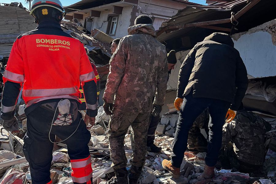 Cinco integrantes del Consorcio Provincial de Bomberos de Málaga continuarán en Turquía prestando apoyo humanitario