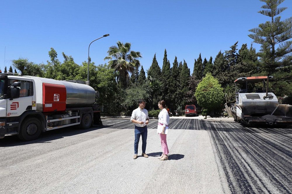 El Ayuntamiento completa el asfaltado del 95 por ciento de la zona de Arroyo de las Piedras de Nagüeles