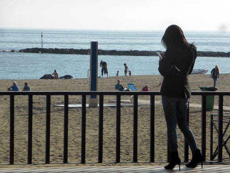 La Policía Nacional detiene en Marbella a un hombre por la sustracción de media docena de teléfonos móviles