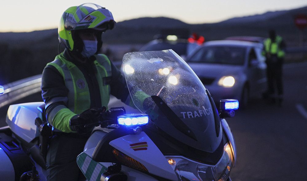 Dos jóvenes fallecidas en una colisión frontal entre dos turismos en Coín