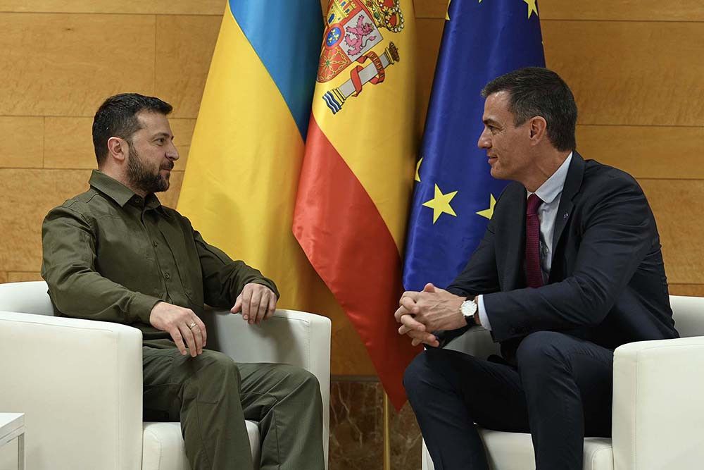El presidente Sánchez se reúne con Zelenski en el marco de la reunión de la Comunidad Política Europea que se celebra en Granada