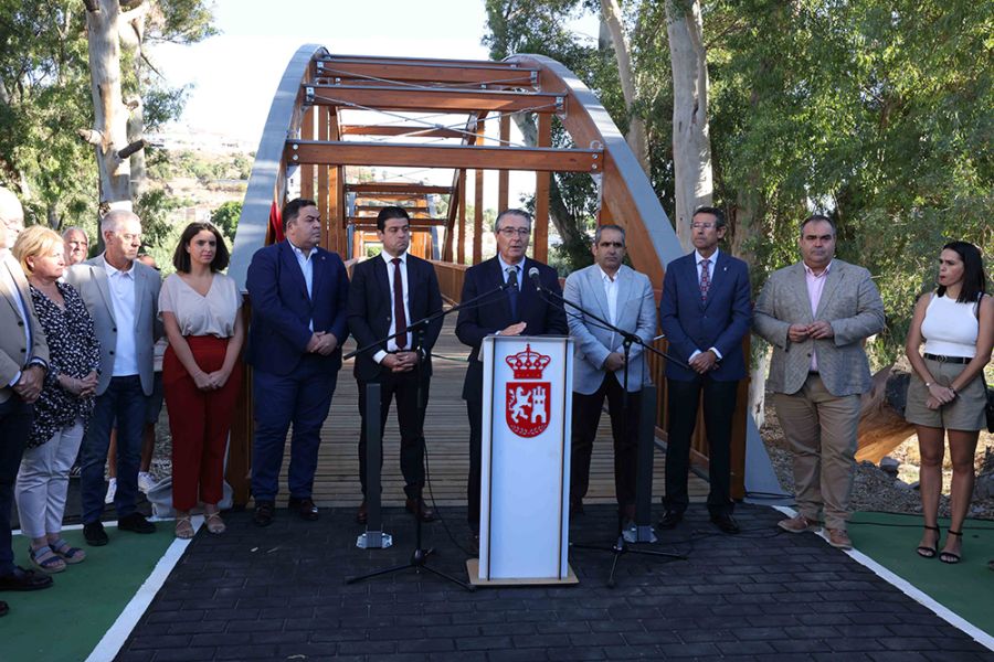 La Diputación inaugura en Álora la primera obra del Corredor Verde del Guadalhorce, que será el mayor parque fluvial de España