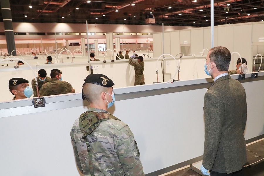 El rey Felipe ha visitado hoy el hospital de emergencia creado en IFEMA