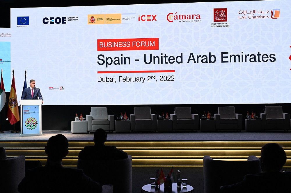 El presidente del Gobierno insiste en el carácter estrictamente económico de su visita a Emiratos Árabes Unidos