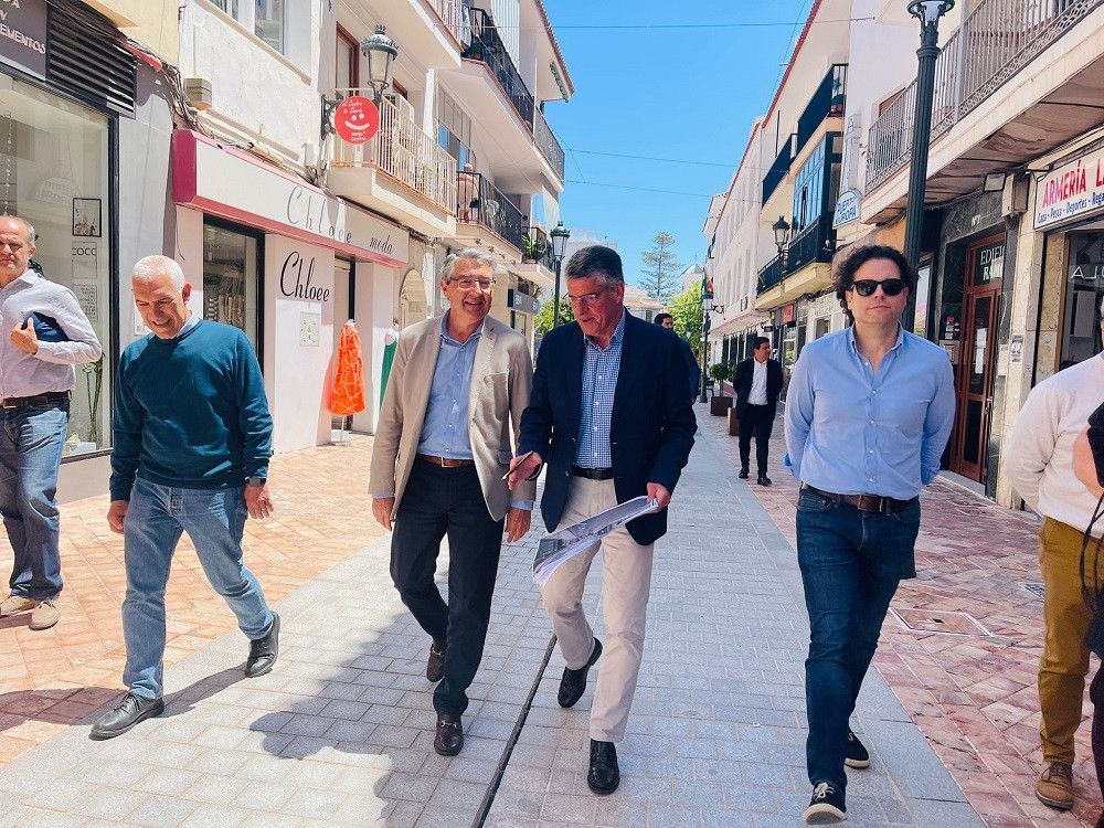 La Diputación financia con 300.000 euros la peatonalización de una céntrica calle de Nerja