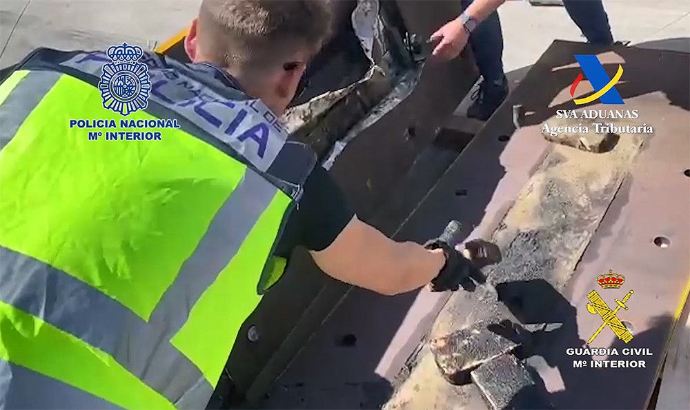 Incautados más de 66 kilos de cocaína que iban a ser introducidos en España ocultos en el interior de maquinaria industrial