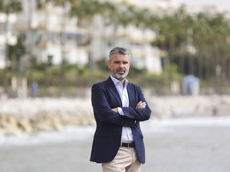 El PSOE otorga "matrícula de honor" a la alcaldesa de Marbella en promesas incumplidas, rotondas y despilfarro en el negocio de las flores