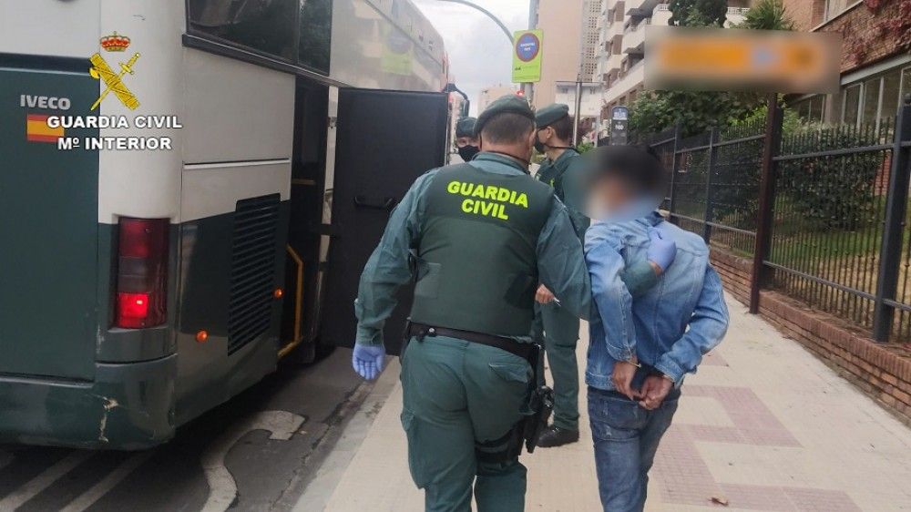 La Guardia Civil detiene a 12 personas pertenecientes a una organización dedicada a la trata de personas con fines de explotación laboral