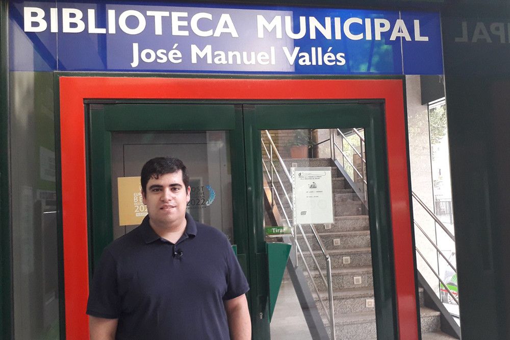Juventudes Socialistas insta al Ayuntamiento a invertir en ordenadores para la biblioteca José Manuel Vallés