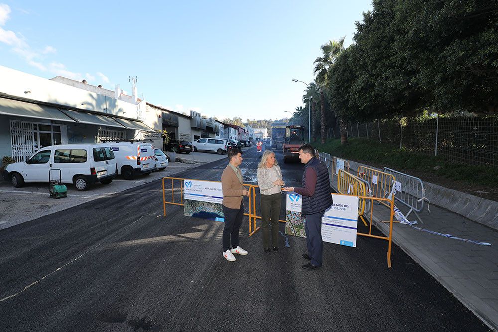 En dos semanas terminará el asfaltado de más de 33.000 metros cuadrados de superficie de viales en Nueva Andalucía