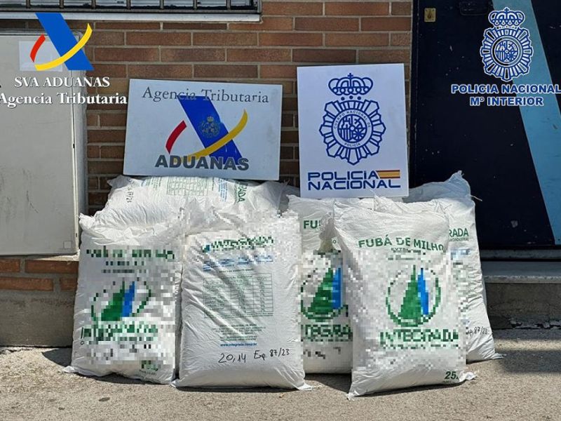 Incautados 322 kilogramos de cocaína ocultos entre sacos de palomitas de maíz en un contenedor del puerto de Algeciras