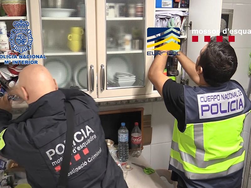 Desmantelada en la provincia de Tarragona una imprenta dedicada a la falsificación y distribución de billetes falsos de 20 y 10 euros
