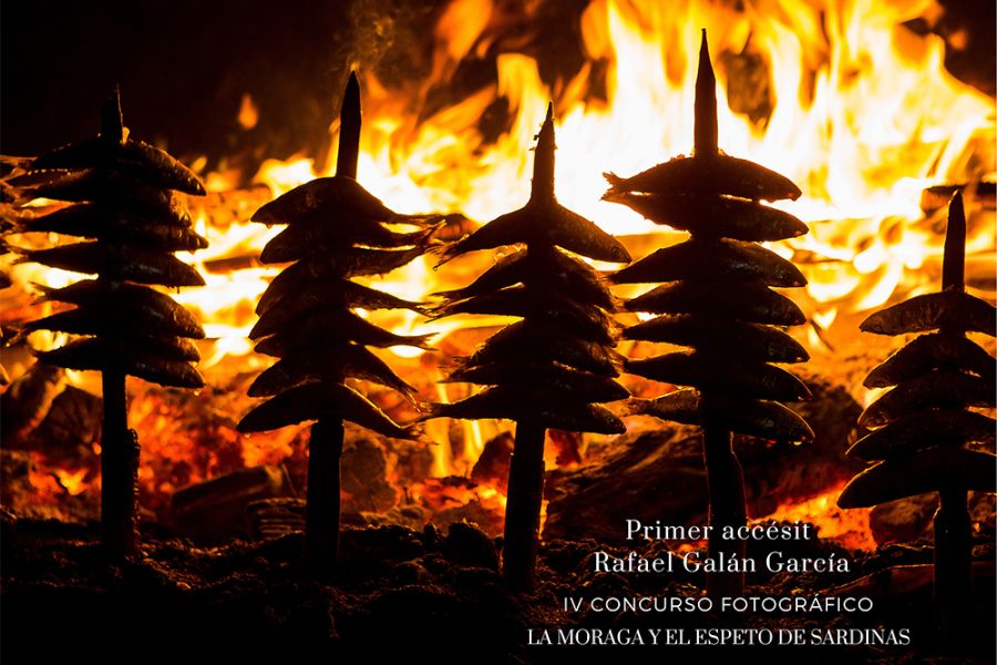 Alberto Villén Benítez, primer premio de la cuarta edición del concurso fotográfico \"La moraga y el espeto de sardinas\"