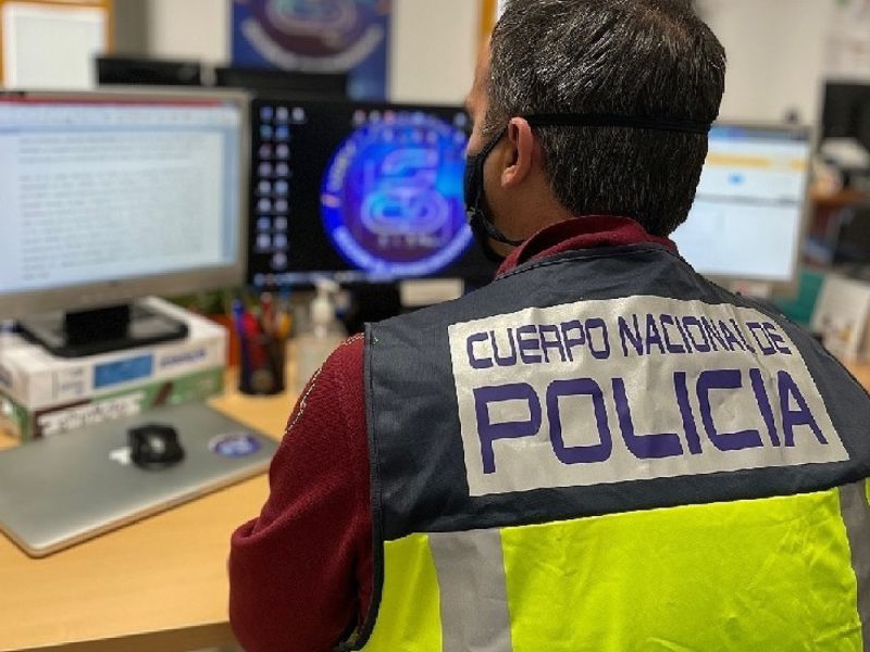 La Policía Nacional desarticula en Málaga un entramado criminal dedicado a las ciberestafas a través de internet y detiene a 27 personas