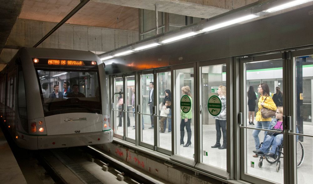 Andalucía invertirá más de 400 millones de euros hasta 2027 en movilidad sostenible a través de los FEDER