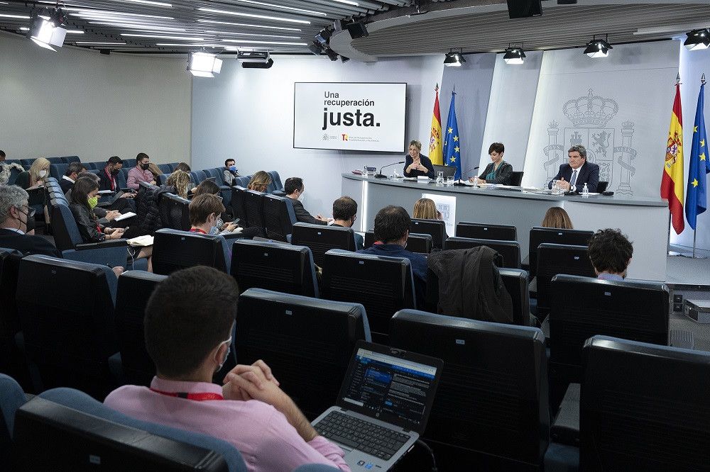 El Gobierno aprueba la subida del Salario Mínimo Interprofesional a 1.000 euros