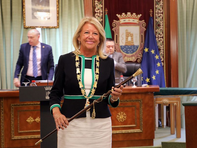 Ángeles Muñoz toma posesión como alcaldesa de Marbella