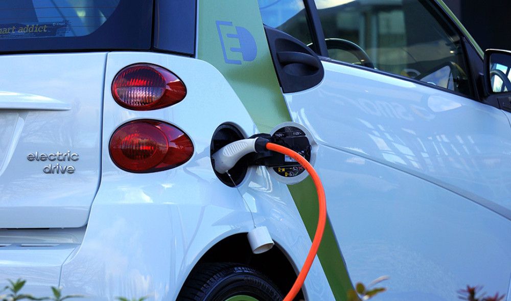 El SAS instalará 308 puntos de recarga energética para vehículos en sus centros sanitarios