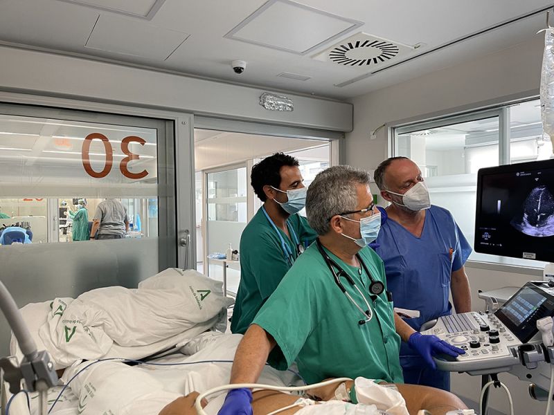 El Hospital Regional de Málaga, acreditado para formar a profesionales en el manejo de ecografías en pacientes críticos