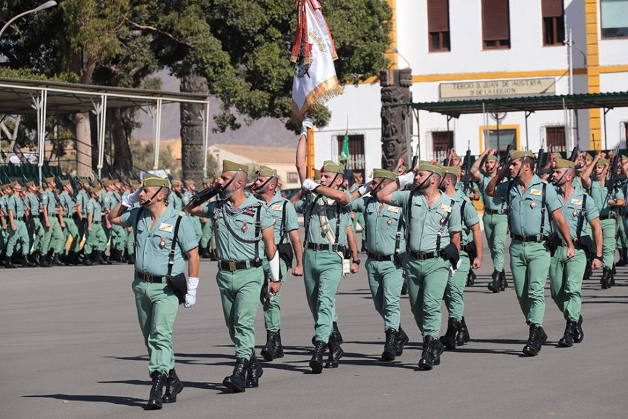 La ministra de Defensa visita en Viator a la brigada de La Legión que desplegará en noviembre misiones en Irak y Líbano