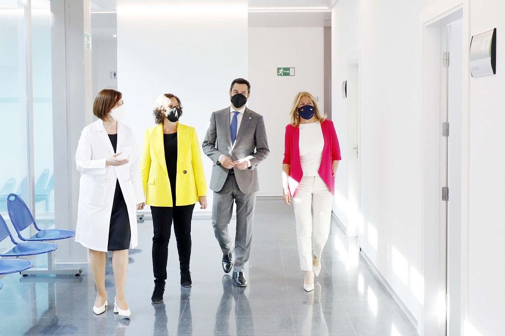 La alcaldesa considera que la apertura del nuevo centro de salud de San Pedro Alcántara “es una muestra más de la implicación de la Junta con las necesidades de la ciudad”